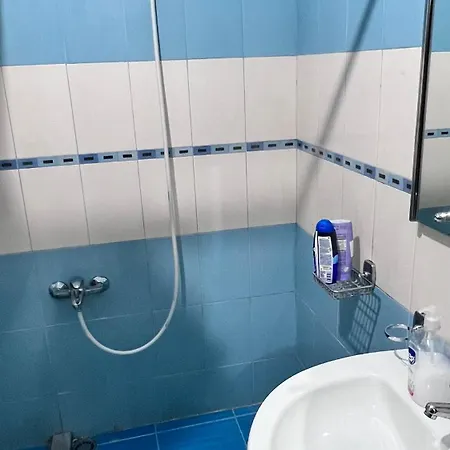Leonard Apartmán Tirana
